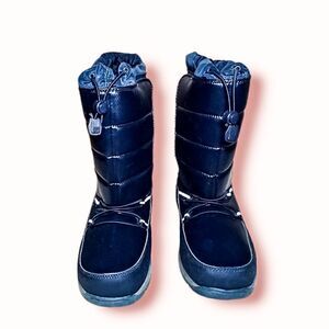 Land's End Navy blue snow boots Size 6